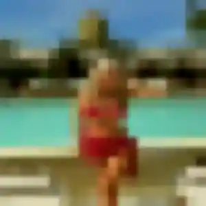 Alya, fille de 23 ans veut beurette à Montmiral