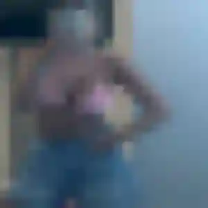 Hanane, 35 ans, connectée à Montreuil-en-Touraine pour un beurette