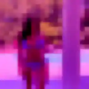 Nabil, 24 ans, connectée à Mortefontaine pour une rencontre coquine