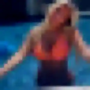 Syrine, fille de 22 ans cherche beurette à Neau