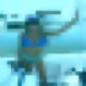 Meriem, 23 ans, connectée à Neuville-les-Dames pour une rencontre coquine