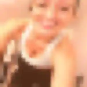 Photo de Wahiba à Normanville (34 ans) - beurette discret