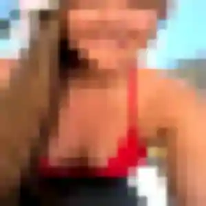 Sirine, 38 ans, connectée à Nouan-le-Fuzelier pour une rencontre coquine