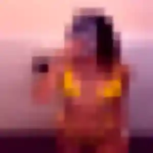 Charmante Zineb, 28 ans à Olliergues - voir sa photo