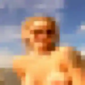 Lyna, 25 ans, en ligne à Oresmaux pour une rencontre coquine