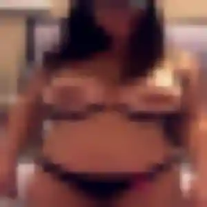 Photo de Dounia à Ouzouer-sur-Loire (37 ans) - beurette discret