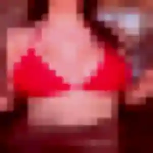 Photo privée de Souad, 44 ans à Perdreauville - plan discret