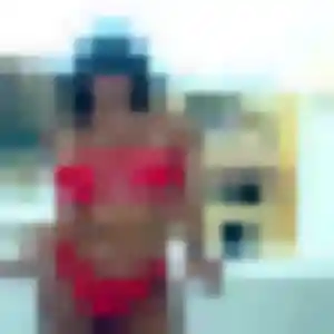 Latifa (32 ans) à Petit-Bourg attend un beurette ce soir