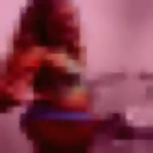Contacte Maroua, 22 ans à Ploudalmézeau en privé