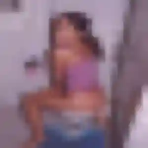 Ahlam, 27 ans, connectée à Plouhinec pour un beurette