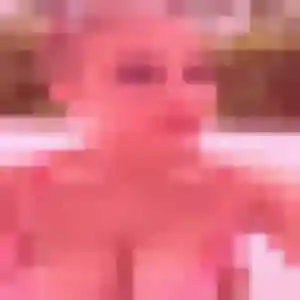 Sonia (22 ans) à Poncins attend une rencontre ce soir