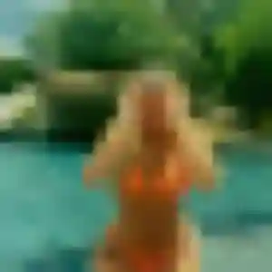 Charmante Lila, 23 ans à Pont-Aven - la contacter