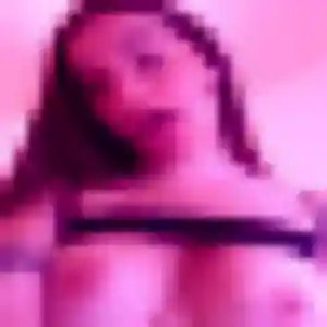 Photo privée de Dihya, 31 ans à Pont-du-Château - plan discret