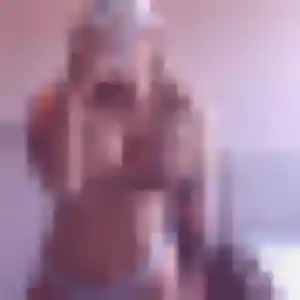 Amina, 37 ans, connectée à Pont-l'Abbé pour une rencontre coquine