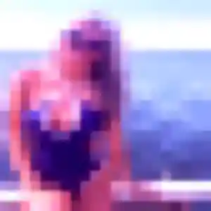 Contacte Hayat, 24 ans à Porcelette en privé