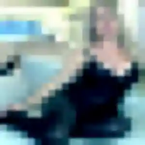 Contacte Nour, 28 ans à Pouillé en privé