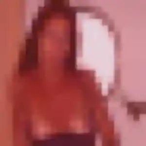 Découvre Soumia, 26 ans à Pouxeux gratuitement