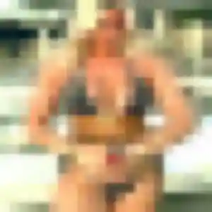 Contacte Wahiba, 28 ans à Primelin en privé