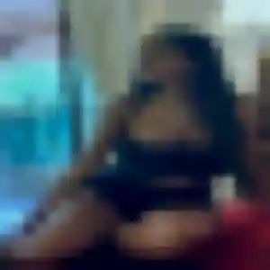 Amira, femme de 34 ans propose beurette à Prissac