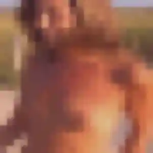 Yasmine, 26 ans, connectée à Reignac pour une rencontre coquine