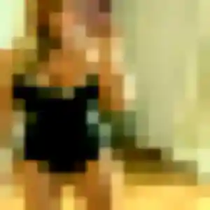Contacte Amel, 22 ans à Rians en privé