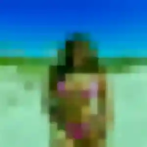 Photo sexy de Emna, 24 ans à Rivière-Salée - plan discret