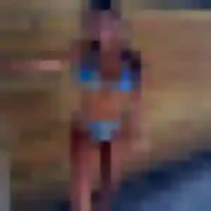 Farida, 25 ans, dispo pour beurette à Rochefort-Montagne