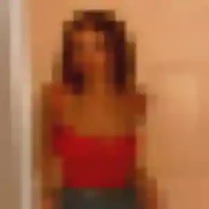 Wahiba, 43 ans, en ligne à Romagné pour une rencontre coquine