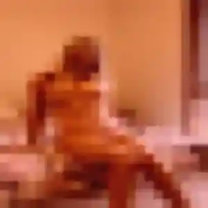 Zara (24 ans) à Ronno cherche une rencontre aujourd'hui