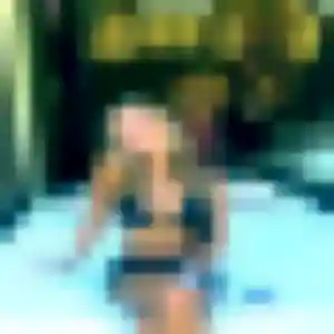 Rejoins Nissa, 37 ans à Roquefort en privé