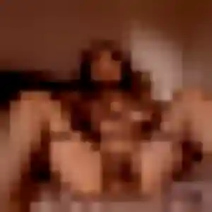 Photo privée de Maissa, 34 ans à Sablé-sur-Sarthe - plan discret