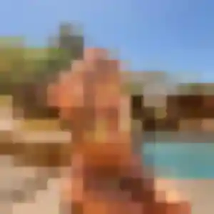 Hajar, 27 ans, connectée à Saint-Août pour un beurette