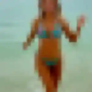 Rencontre Nawal, 25 ans à Saint-Aubin en privé