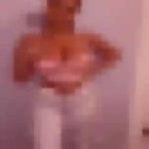 Yasmine, 44 ans, connectée à Saint Aulaye-Puymangou pour une rencontre coquine