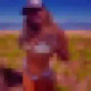 Syrine, 30 ans, connectée à Saint-Barthélemy-d'Anjou pour un beurette