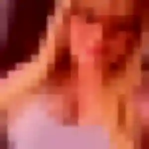 Nassima, 35 ans, connectée à Saint-Benoît-la-Forêt pour une rencontre coquine