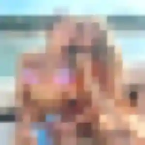 Photo privée de Wahiba, 32 ans à Saint-Ciers-de-Canesse - rencontre coquine