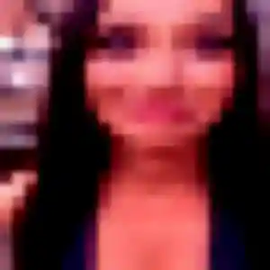 Ghizlane, 24 ans, connectée à Saint-Clément-des-Levées pour une rencontre coquine