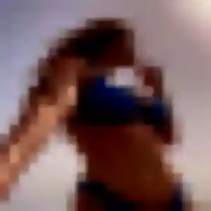 Photo exclusive de Alya, 35 ans à Saint-Cyr-sur-le-Rhône - plan discret