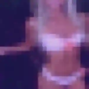 Rejoins Mounia, 33 ans à Saint-Denis-de-Jouhet en privé