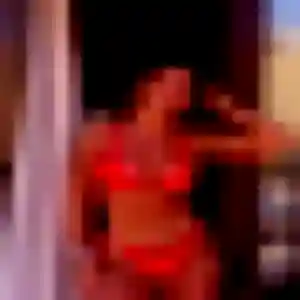 Fouzia de Saint-Denis-sur-Coise, 28 ans - beurette en toute liberté