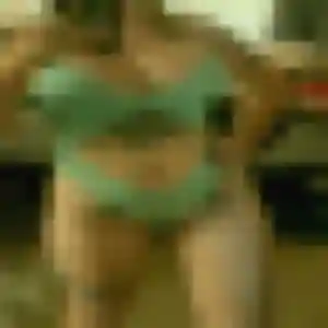 Leila, 22 ans, disponible à Saint-Étienne-du-Grès pour une rencontre coquine