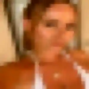 Safia (26 ans) à Saint-Eusèbe cherche un beurette aujourd'hui