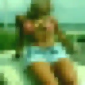 Dounia, 31 ans, connectée à Saint-Georges-sur-Loire pour un beurette