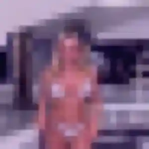 Loubna, 25 ans, disponible à Saint-Germain-du-Puch pour une rencontre coquine