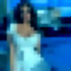Rejoins Ahlam, 27 ans à Saint-Jacut-de-la-Mer en t'inscrivant