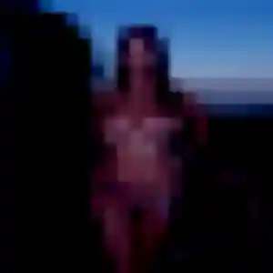Photo privée de Farah, 22 ans à Saint-Jean-d'Avelanne - rencontre coquine