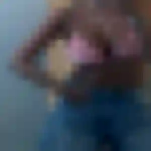 Rencontre Nadia, 22 ans à Saint-Jean-Kerdaniel en privé