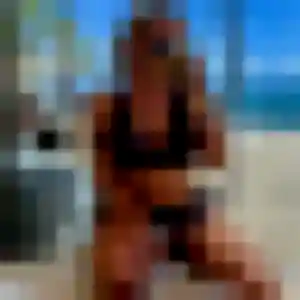 Photo privée de Feriel, 28 ans à Saint-Julien-Molin-Molette - plan discret
