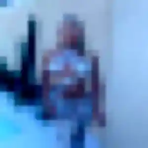 Photo de Sabrina à Saint-Laurent-en-Gâtines (29 ans) - beurette sans inscription